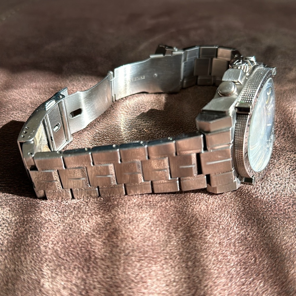 Bulova Precisionist Watch - Picture 4 of 9